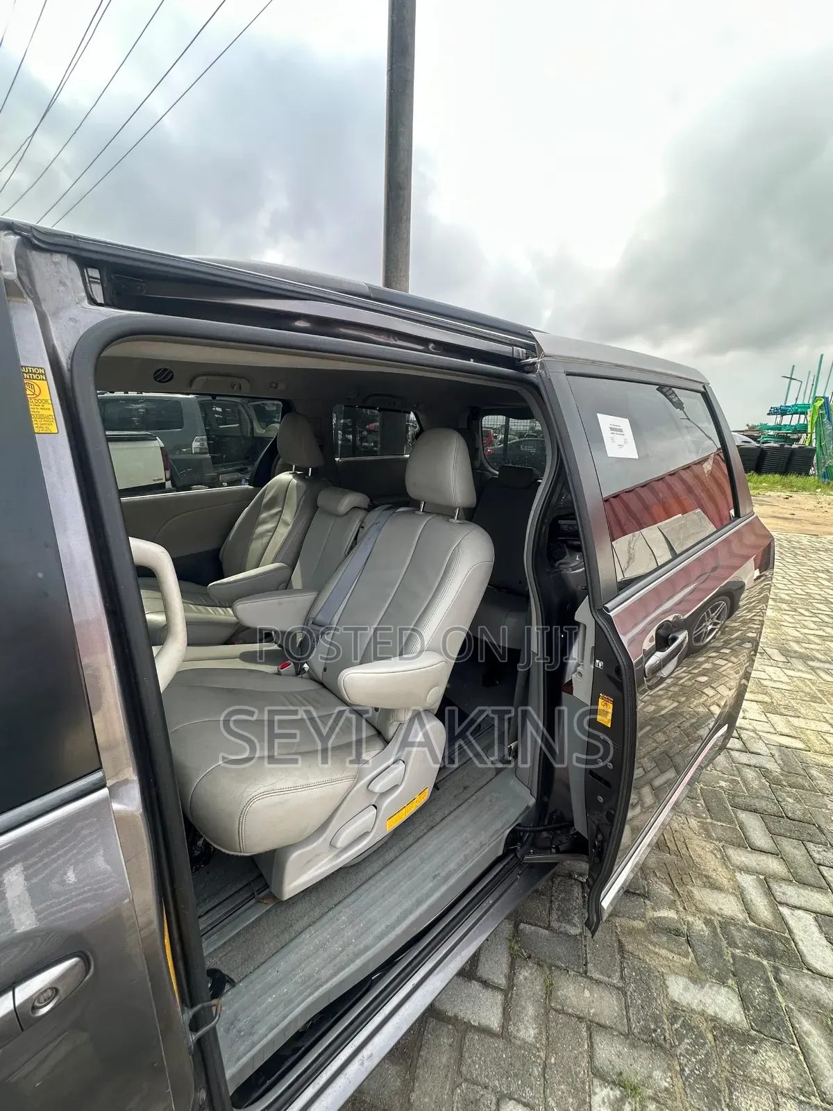 Toyota Sienna 2015 Brown