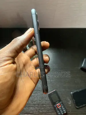 New Apple iPhone 11 64 GB Black