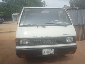 Mitsubishi L300
