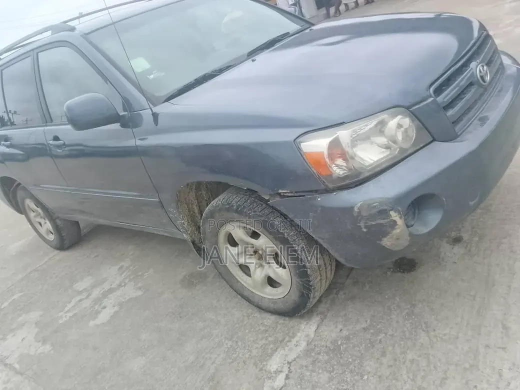 Toyota Camry 2004 Blue