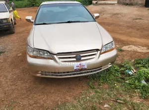 Honda Accord 2002 Gold