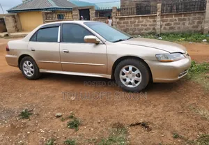 Honda Accord 2002 Gold