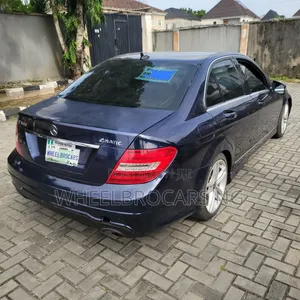 Mercedes-Benz C300 2012 Blue