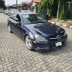 Mercedes-Benz C300 2012 Blue