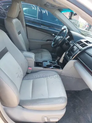 Toyota Camry XLE V6 4dr Sedan (3.5L 6cyl 6A) 2013 Silver