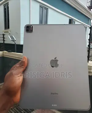 Apple iPad Pro 12.9 (2022) 128 GB Silver