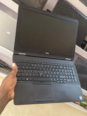 New Laptop Dell Latitude 15 E5570 4GB Intel Core i5 HDD 500GB