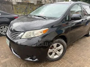 Toyota Sienna 2012 Black
