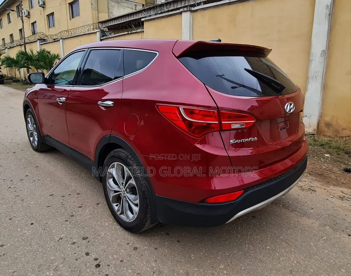 Hyundai Santa Fe 2013 Red