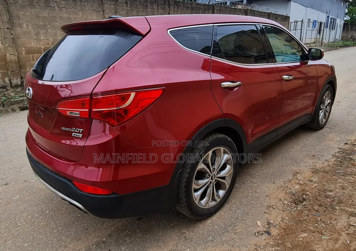 Hyundai Santa Fe 2013 Red