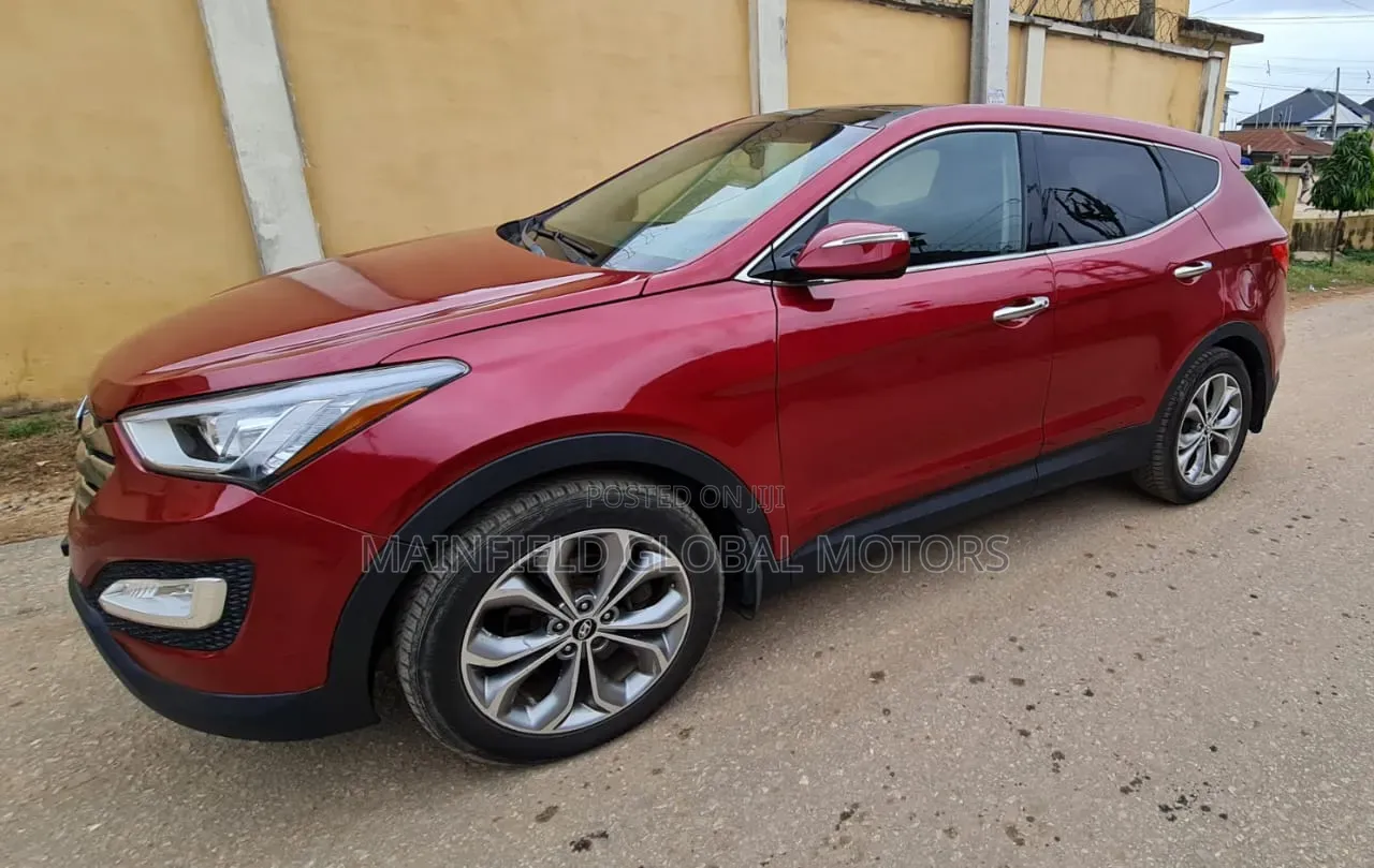 Hyundai Santa Fe 2013 Red