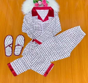 Unisex Pyjamas Set With Slippers