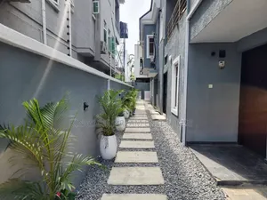 2bdrm Apartment in Ikate Lekki Lagos for rent