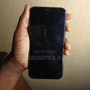 Apple iPhone 11 64 GB Black
