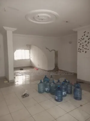 3bdrm Block of Flats in Wuse 2 Property for rent