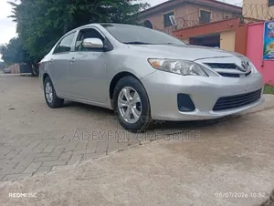 Toyota Corolla 2012 Silver