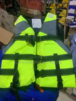 Safety Life Jacket for Ur Swimming and Life Secure