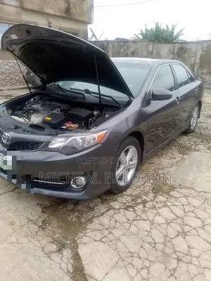 Toyota Camry SE Sport 4dr Sedan (2.5L 4cyl 6A) 2014 Gray
