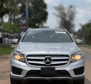 Mercedes-Benz GLA 250 2016 Silver