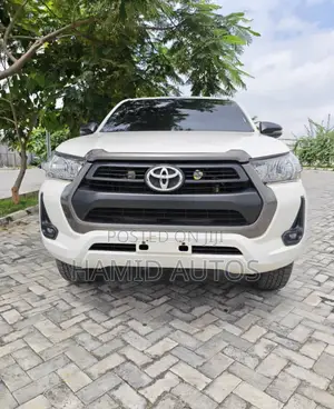 New Toyota Hilux 2025 White