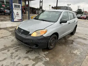 Toyota Matrix Hatchback FWD (1.8L 4cyl 5M) 2008 Silver