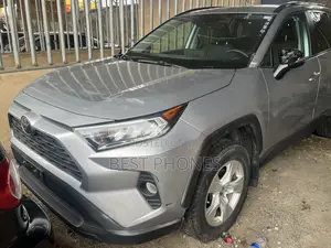 Toyota RAV4 XLE AWD 2020