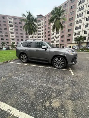 Lexus LX 2025 Gold