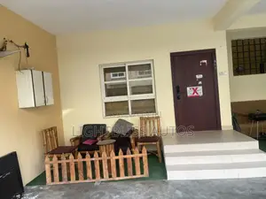 Mini Flat in Bourdillon Court, Chevron for rent