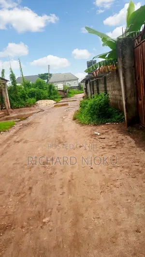 Distress Sale! Massive Plot of Land (669Sqm)in Owerri (With Structure)