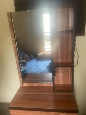 Dresser With Mirror