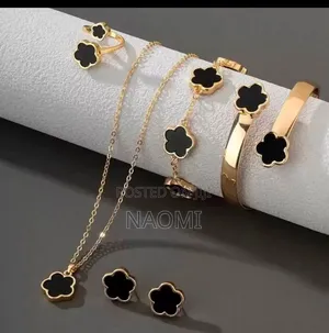 Naomiclem Jewelry Set