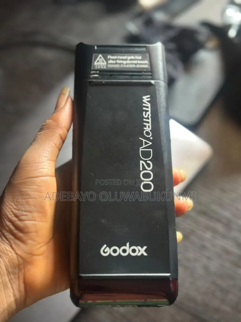Godox AD200