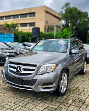 Mercedes-Benz GLK-Class Base GLK 350 4dr AWD 4MATIC (3.5L 6cyl 7A) 2015
