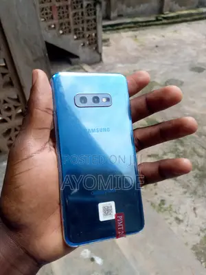Samsung Galaxy S10e 128 GB Blue