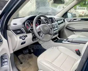 Mercedes-Benz M Class ML350 4MATIC 4dr SUV AWD (3.5L 6cyl 7A) 2015 Gray