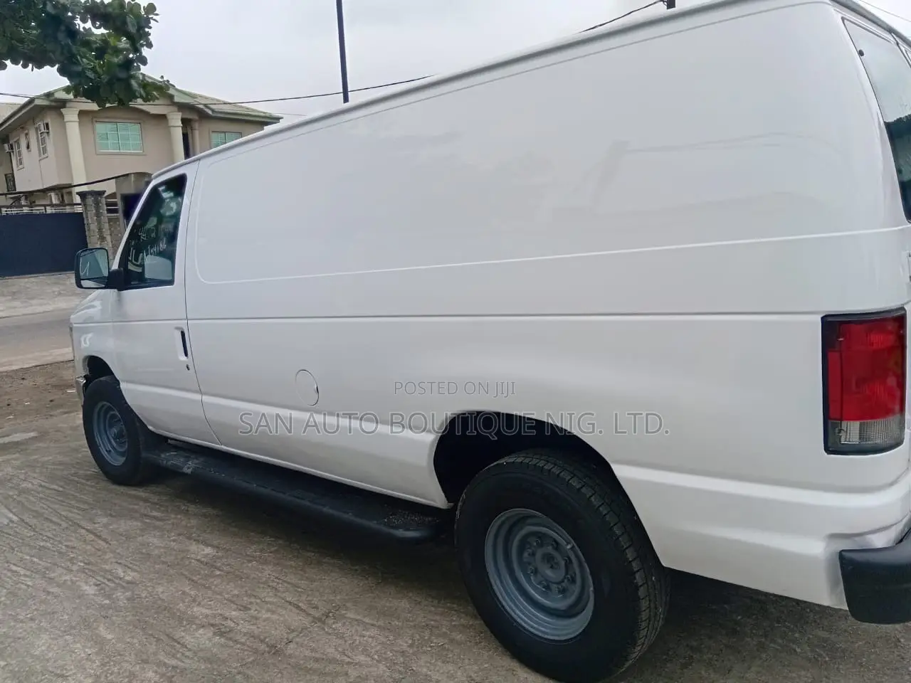 Ford Econoline 2014 White