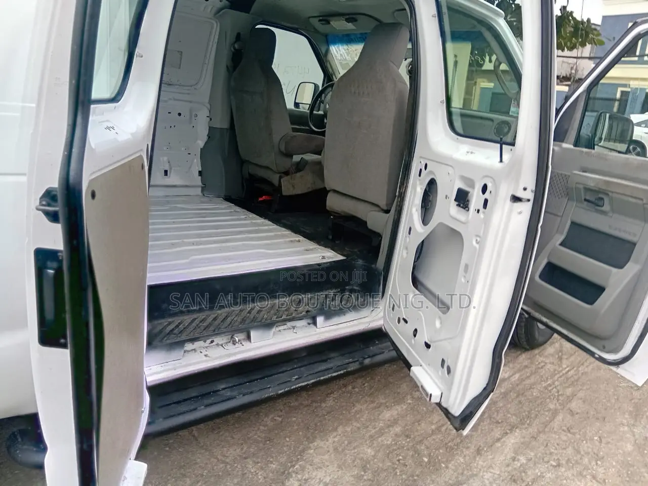 Ford Econoline 2014 White