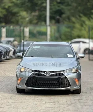 Toyota Camry 2017 Silver