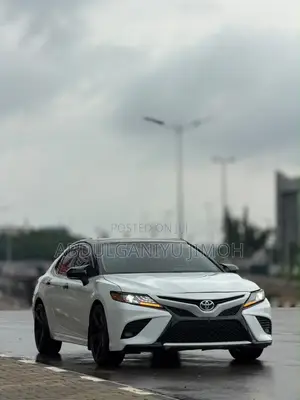 Toyota Camry XSE FWD 2020 White
