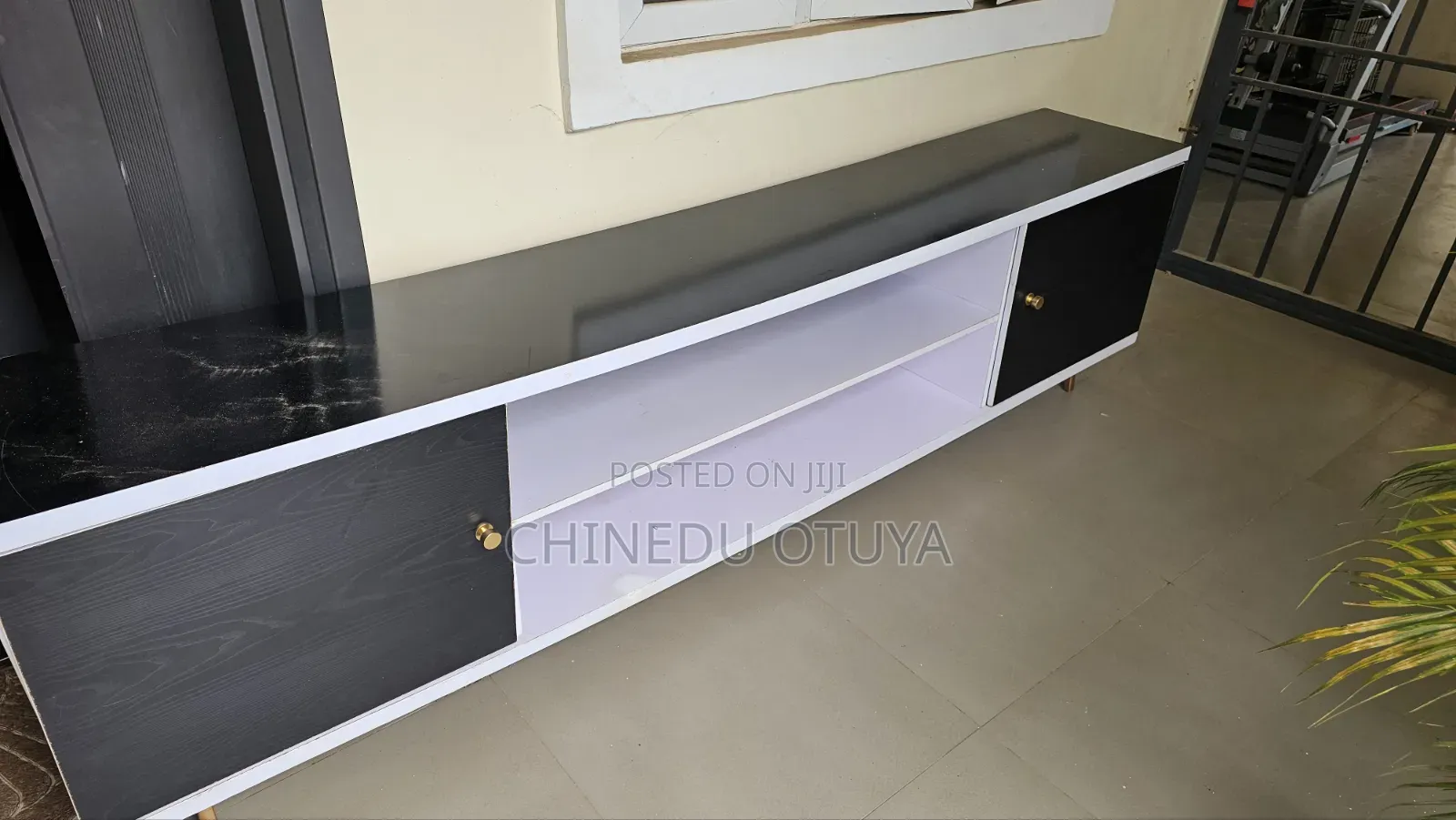 TV Stand / TV Console