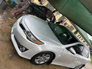 Toyota Camry 2014 Silver