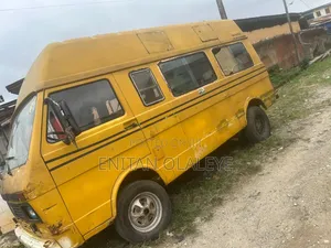 Volkswagen LT 1999 Yellow
