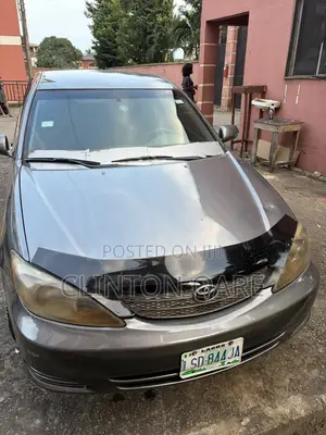 Toyota Camry LE 4dr Sedan (2.4L 4cyl 5M) 2003 Gray