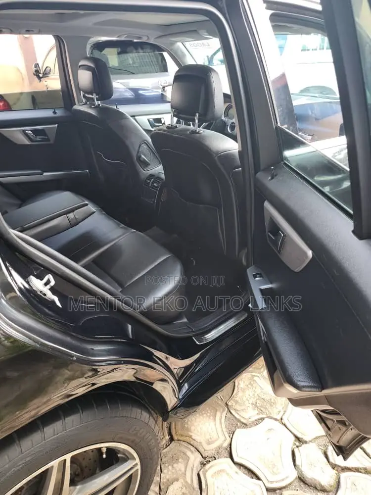 Mercedes-Benz GLK-Class 2011 Black