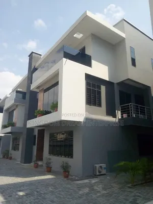5bdrm Duplex in Oniru Victoria for sale