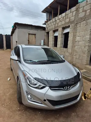 Hyundai Elantra Limited 4dr Sedan (1.8L 4cyl 6A) 2015 Silver