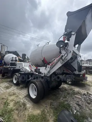 4cubic Self Loading Concrete Mixer With Cummins Engine