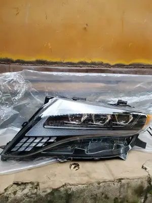Venza Complete Headlight New Modern