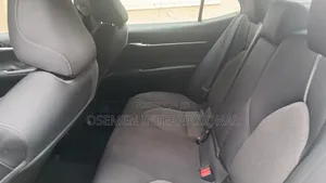 Toyota Camry 2022 Silver