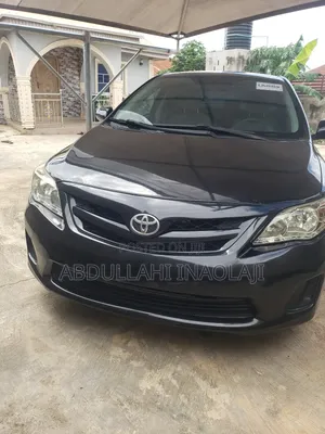 Toyota Corolla LE 4dr Sedan (1.8L 4cyl 4A) 2013 Black